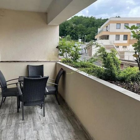 Londof Luxury Apartments - With A Panoramic View Over The City Braşov Extérieur photo