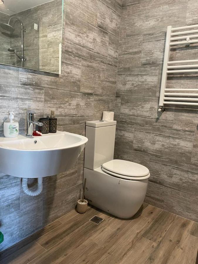Londof Luxury Apartments - With A Panoramic View Over The City Braşov Extérieur photo