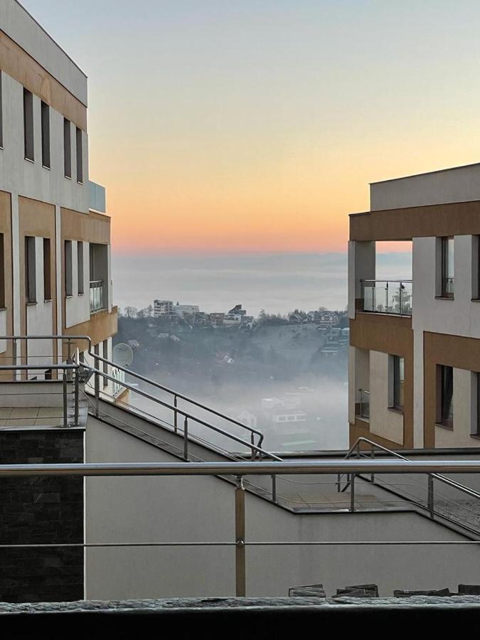 Londof Luxury Apartments - With A Panoramic View Over The City Braşov Extérieur photo