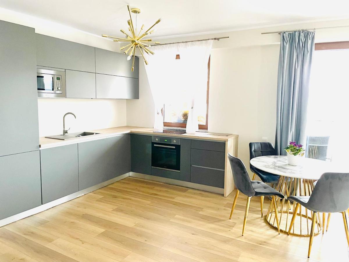 Londof Luxury Apartments - With A Panoramic View Over The City Braşov Extérieur photo
