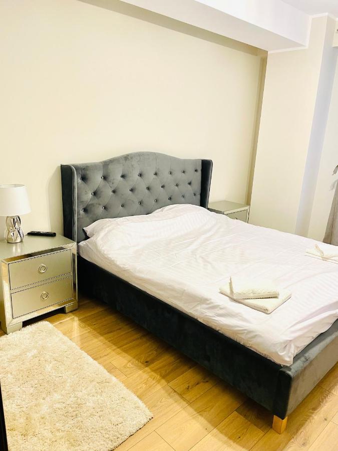 Londof Luxury Apartments - With A Panoramic View Over The City Braşov Extérieur photo
